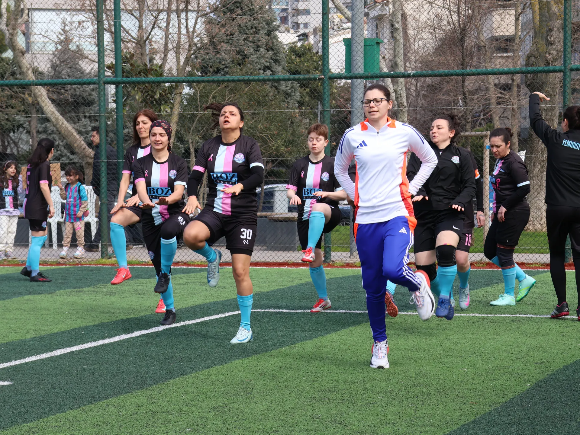 Antrenörümüz : Meltem Dinç